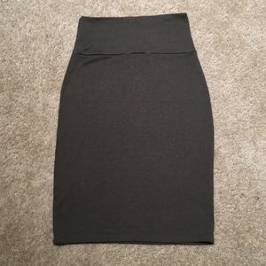 LAST CHANCE//Green fitted midi skirt